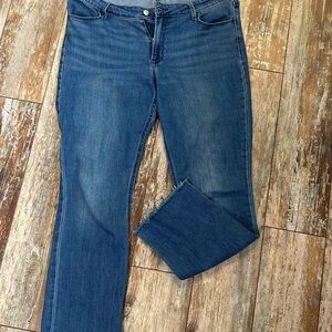 Old Navy Classic Boot Leg Jeans Classic Fit with Rae hem, size 14